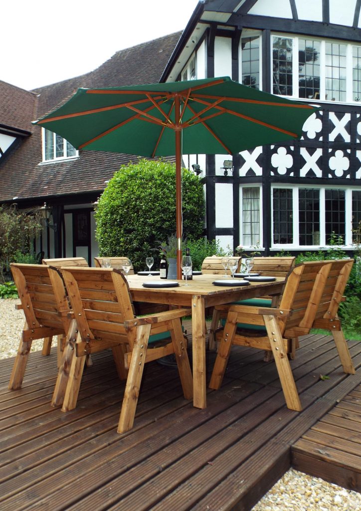 PATIO AND GARDEN EIGHT SEATER TABLE AND CHAIR SET