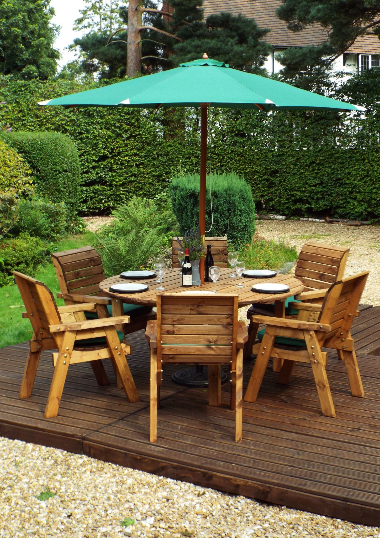 PATIO AND GARDEN 6 SEATER TABLE AND CHAIR SET