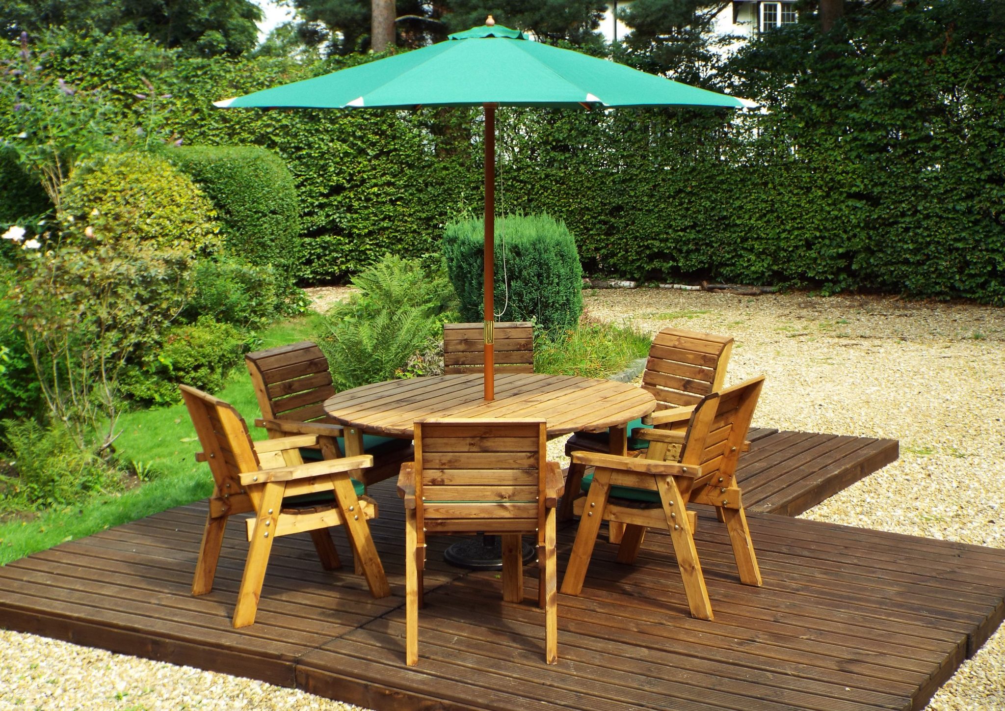 PATIO AND GARDEN 6 SEATER TABLE AND CHAIR SET